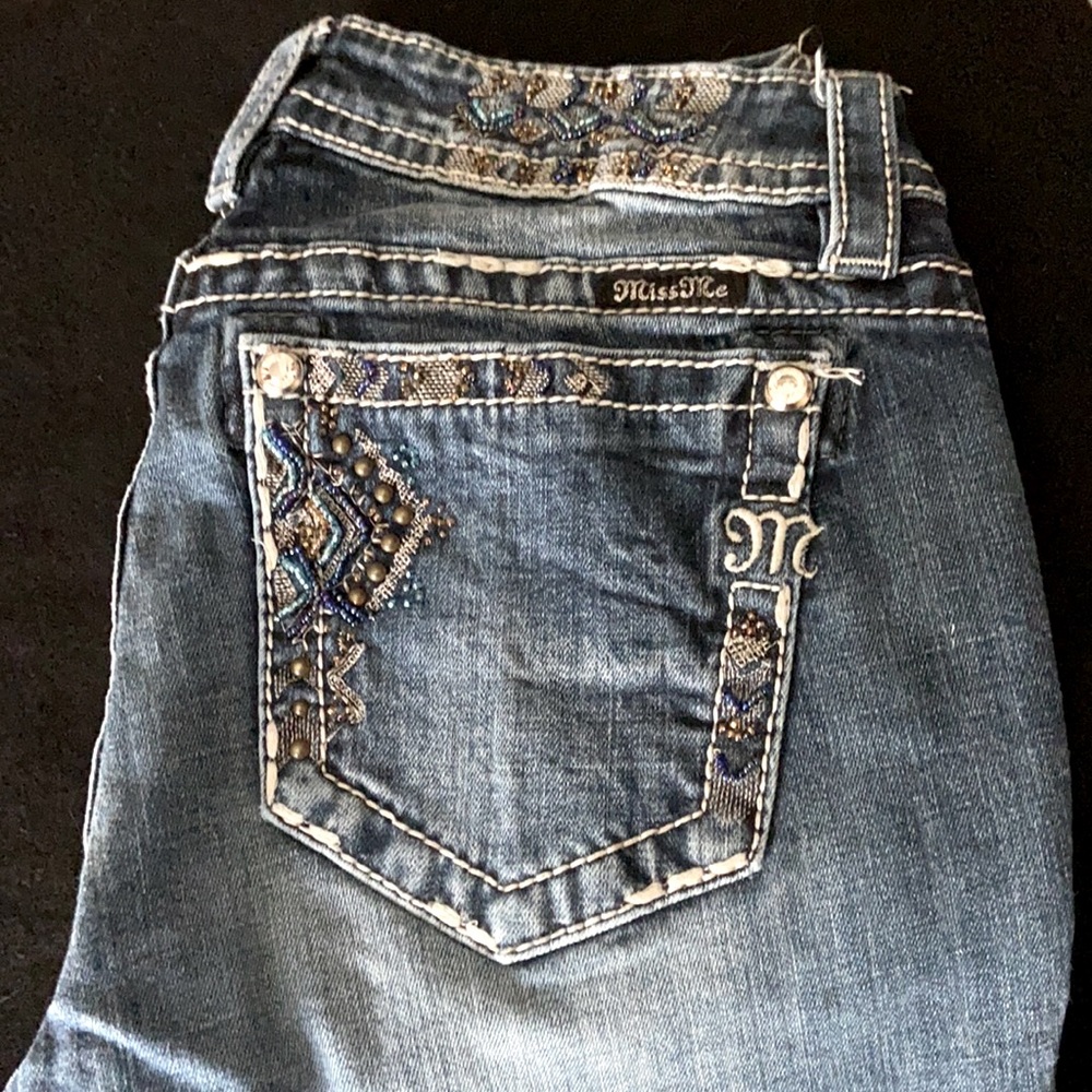 MissMe size 29 mid-rise boot cut